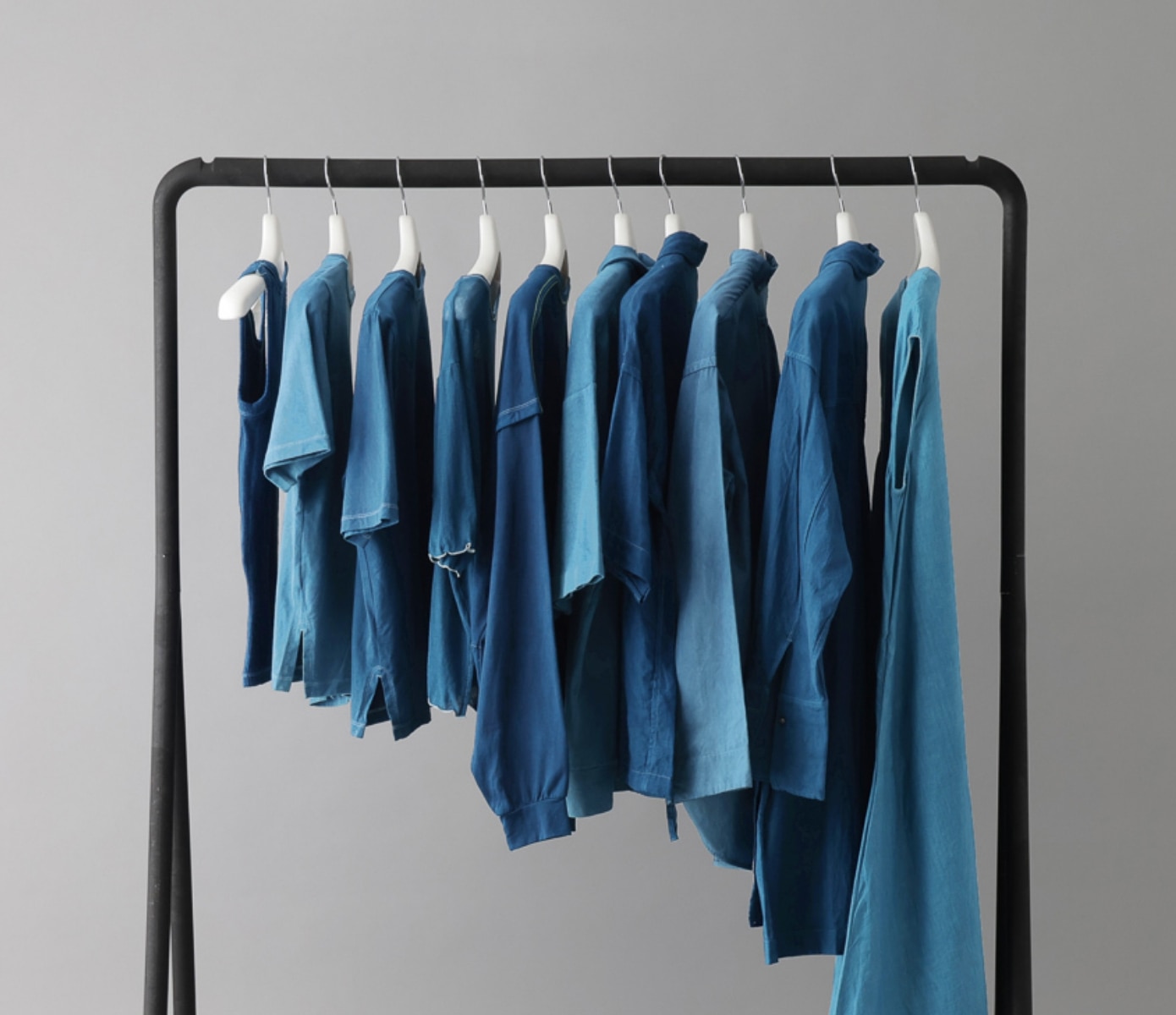 藍染でよみがえった服の画像